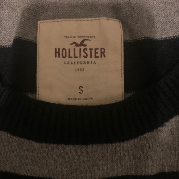 💙Hollister sweater - Picture 2 of 5